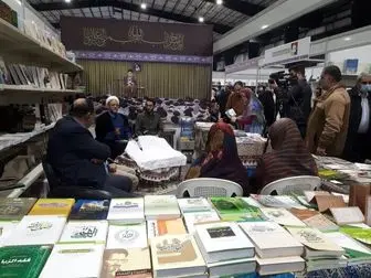 سه عنوان کتاب ترجمه‌شده به زبان عربی در غرفه ایران رونمایی شد