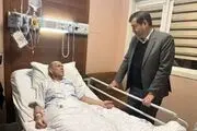 
عیادت وزیر ورزش از مدیرعامل اسبق استقلال
