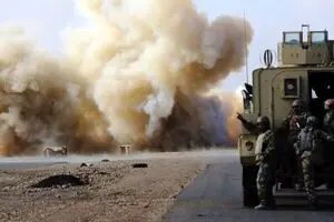 انفجار بمب در مسیر ۲ کاروان نطامی آمریکا در عراق