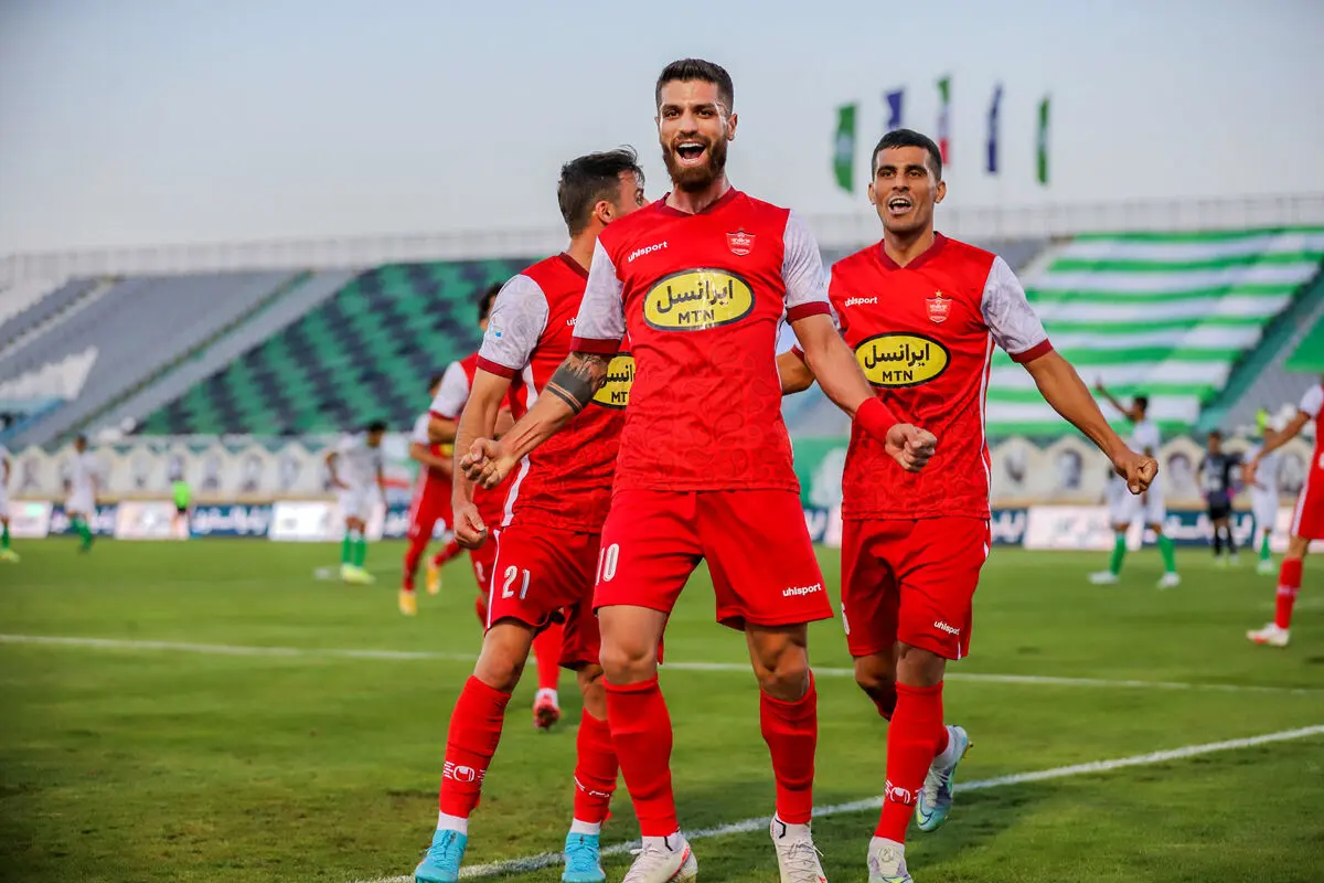 ستاره پرسپولیس تا یک شهریور مجوز بازی دارد
