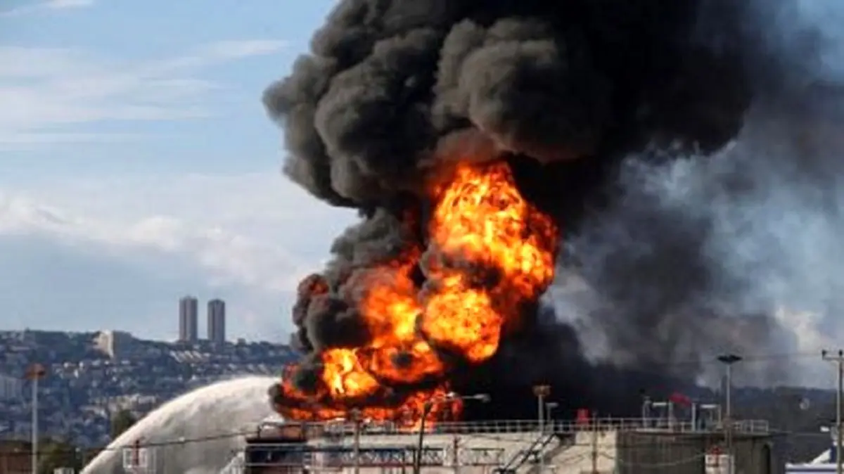 آتش سوزی گسترده نزدیک کارخانه‌ای نظامی در سرزمین‌های اشغالی+فیلم