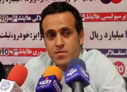 علی کریمی در نشست خبری حاضر نشد