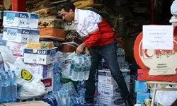  توزیع بسته‌های غذایی ۷۲ ساعته در بین زلزله زدگان