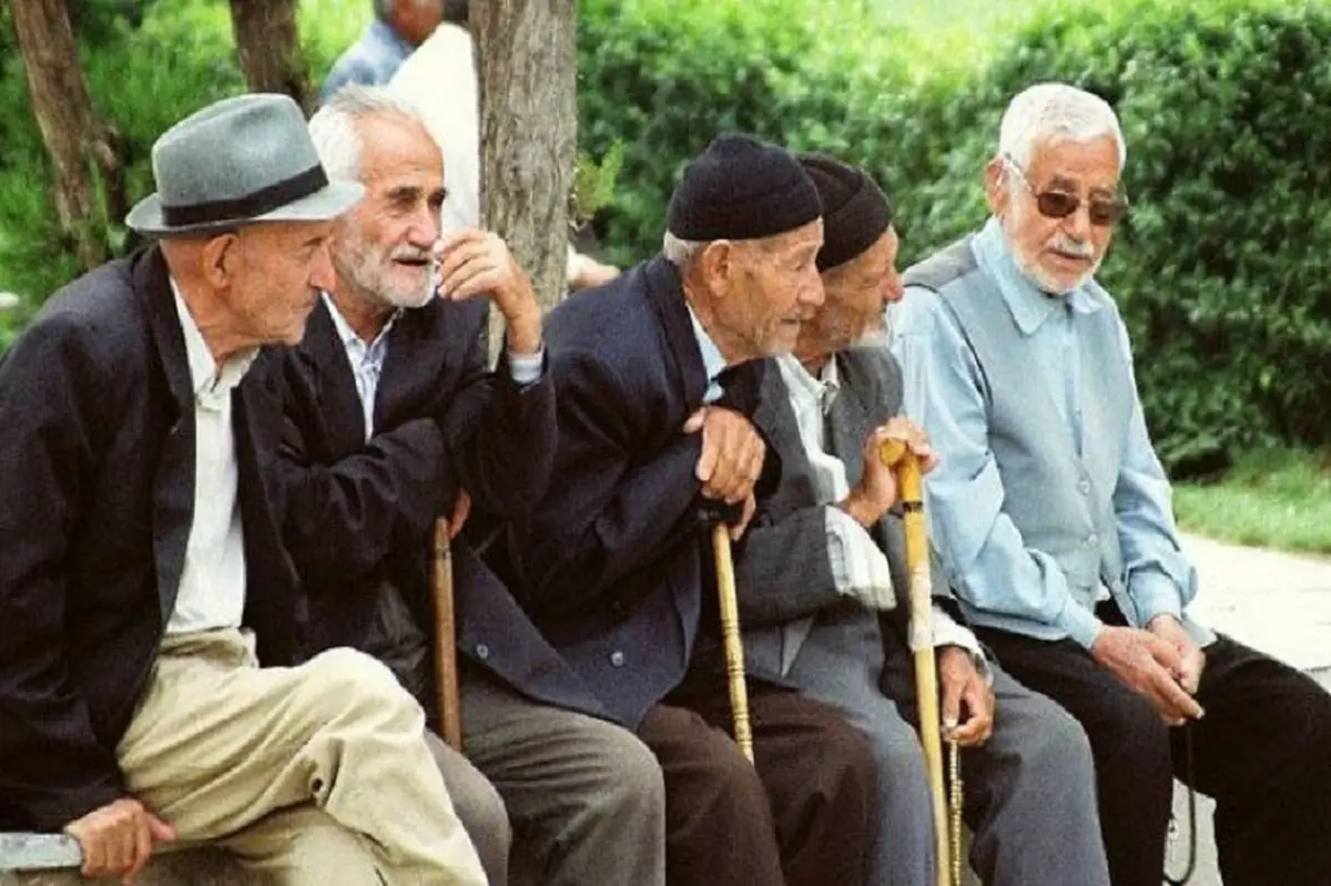 سلامت سالمندان و وظایف فرزندان و دولت در قبال آنان 
