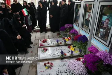 لحظات تحویل سال در گلزار شهدای تهران