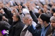 تصویری از حضور رهبر انقلاب در نمازجمعه نصر