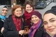 سلفی نرگس آبیار در کنار فیلمسازان زن ترکیه+عکس