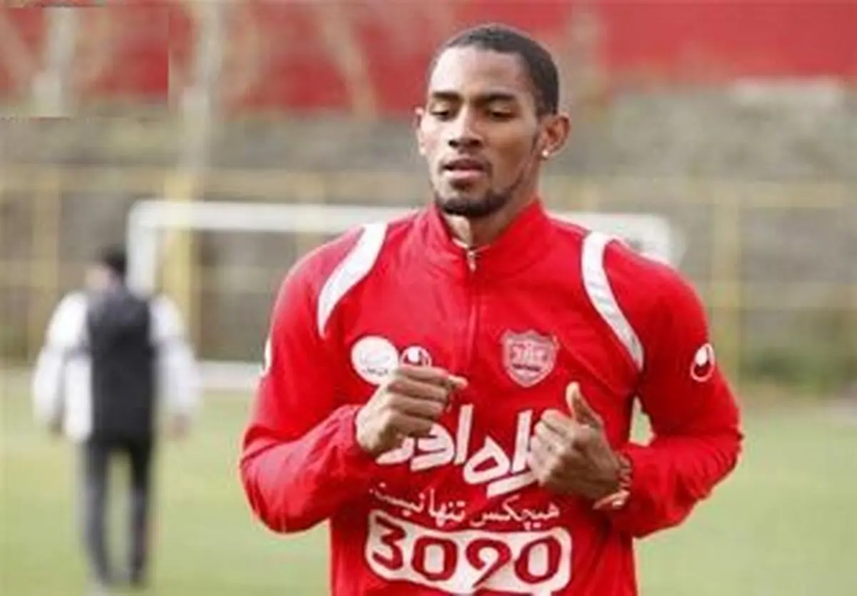 سلفی همسر بازیکن مورد علاقه پرسپولیسی ها در حیاط منزل + عکس