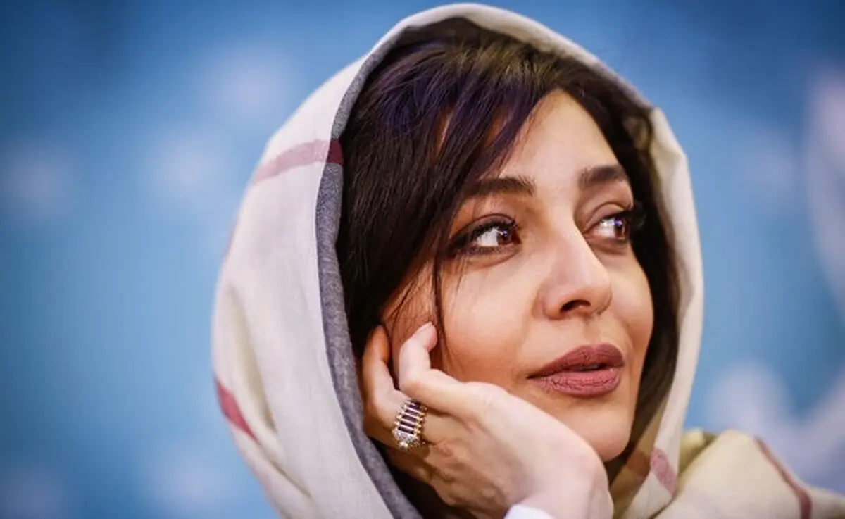 ساره بیات در استادیوم / عکس
