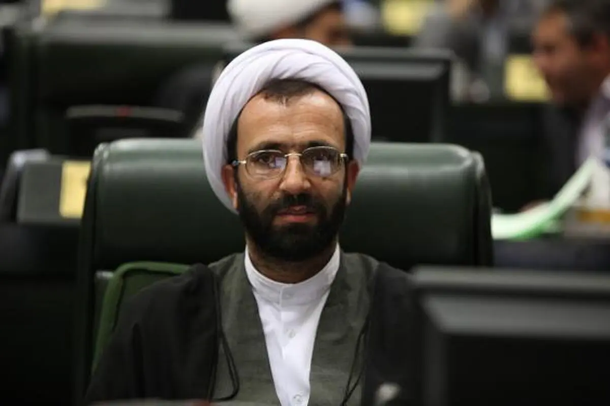 منافع ارز ۴۲۰۰ تومانی به جیب 100 نفر می‌رود