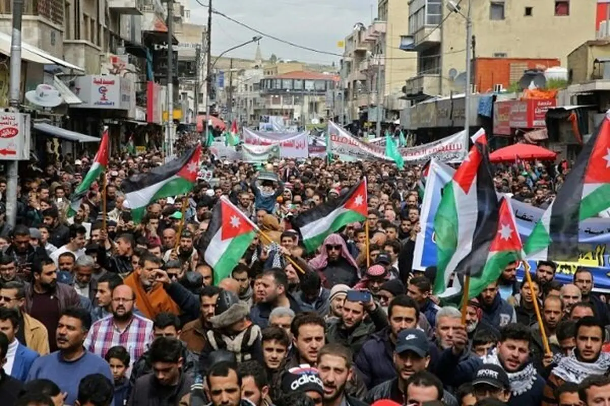 اردنی‌ها خواهان اخراج سفرای آمریکا و اسرائیل شدند

