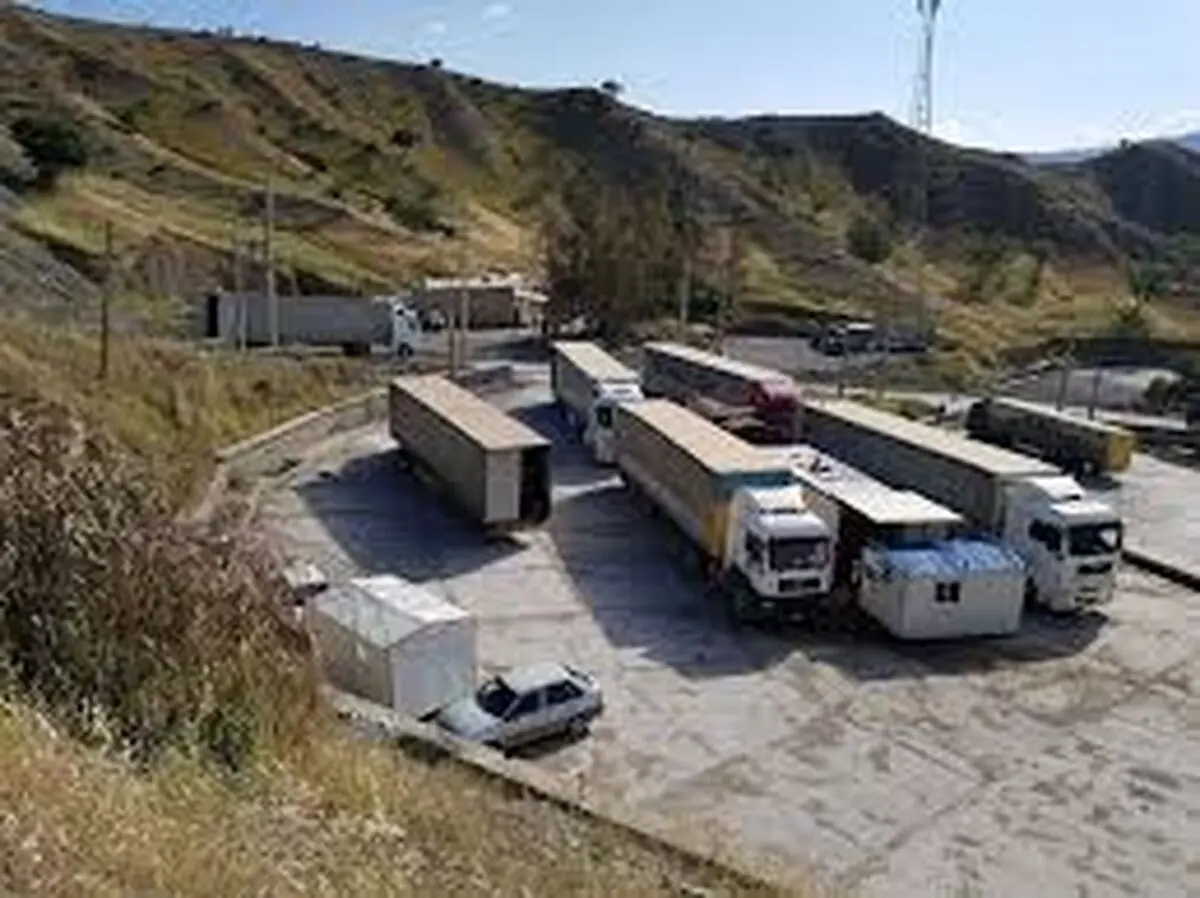 افغان‌ها مرز را به‌روی کامیون‌های ایرانی می‌بندند
