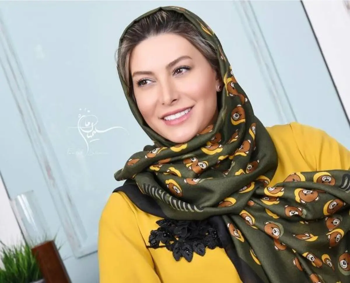 سلفی ماشینی فریبا نادری با عینکی خاص /عکس