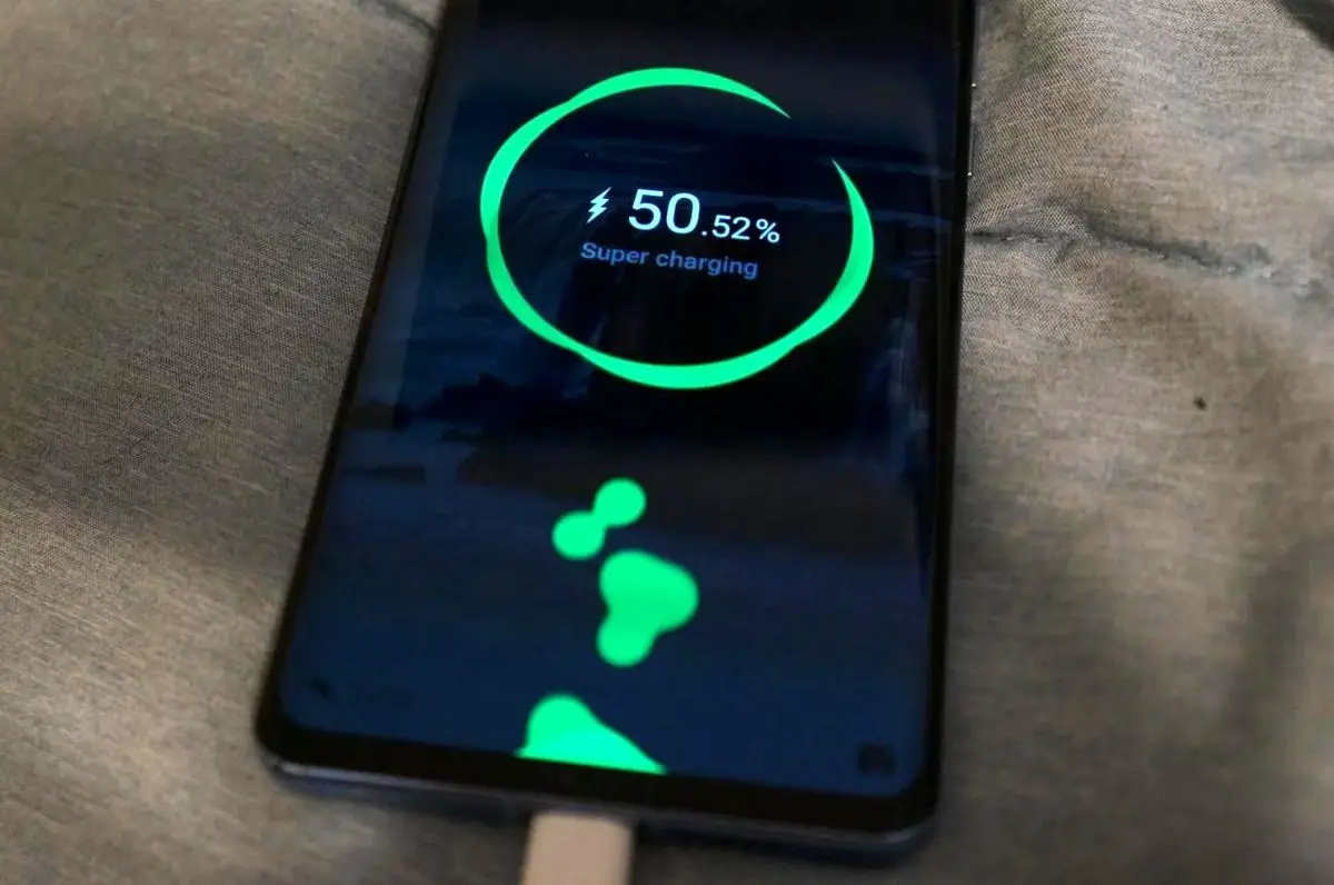 چرا گوشیHuawei P30 Pro انتخاب بهتری نسبت به سامسونگ اس ۱۰ پلاس است؟