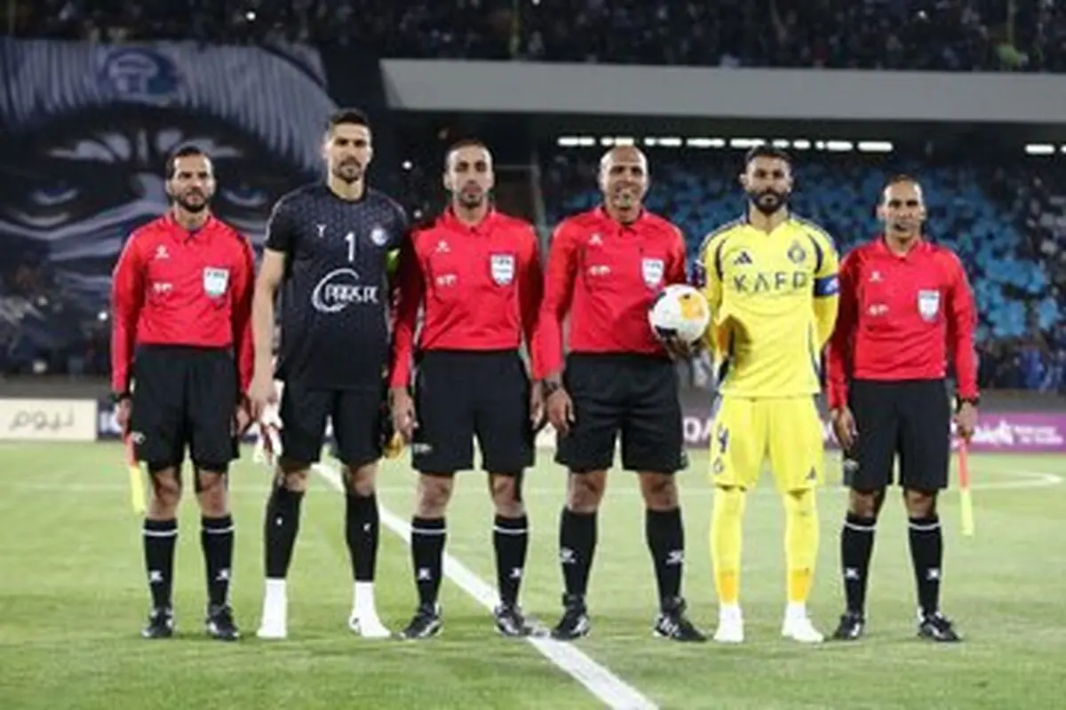 ستاره النصر لباس حسینی را یادگاری گرفت!
