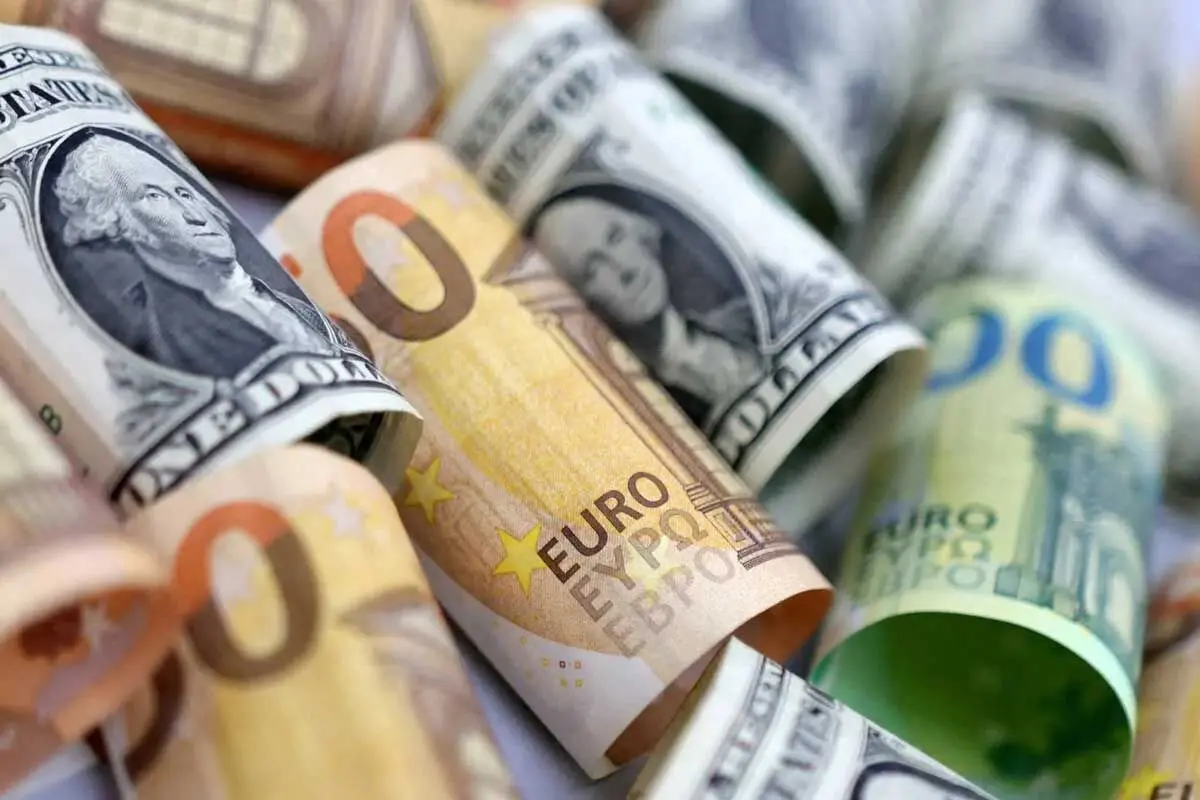 قیمت دلار ۳ هزار تومان ریخت