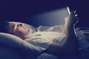 استفاده از گوشی در رختخواب، خوابتان را می‌دزدد!