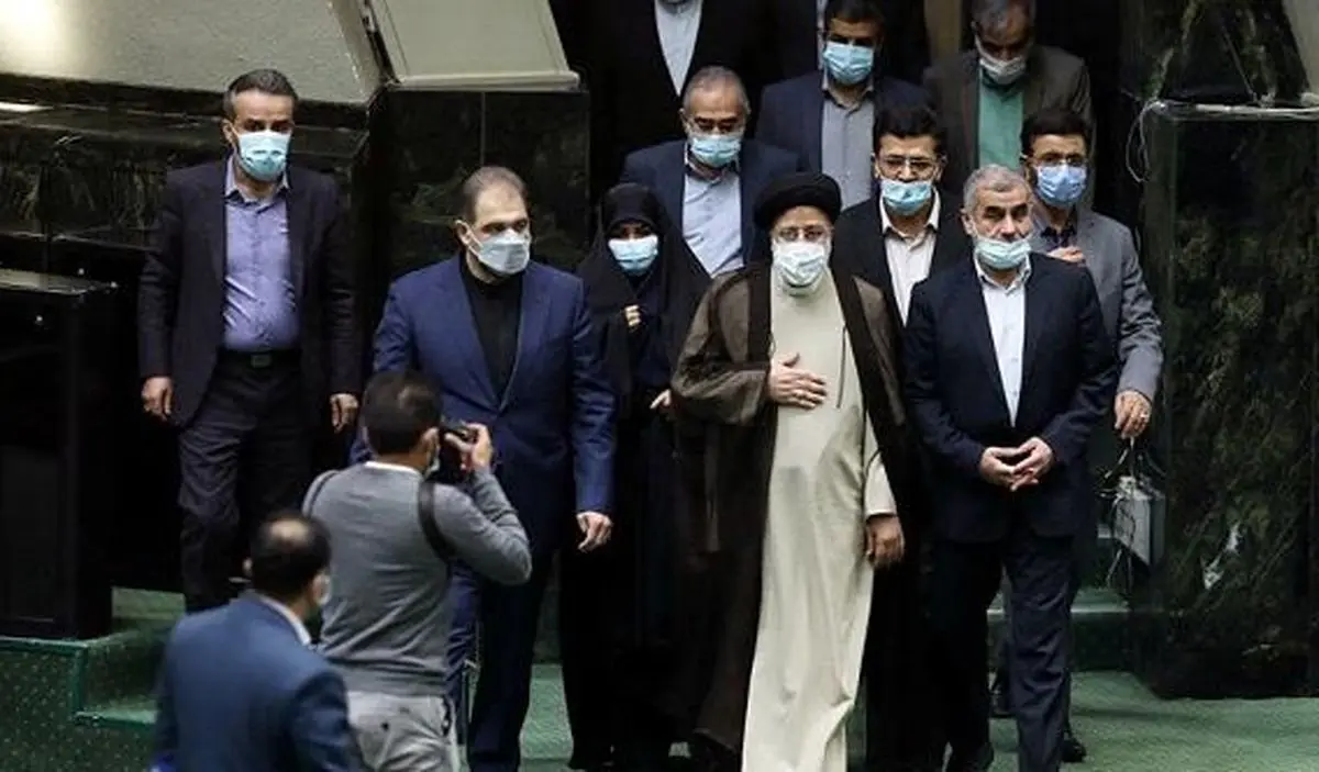 رئیس جمهور برای دفاع از برنامههای وزیر پیشنهادی تعاون وارد صحن علنی مجلس شد