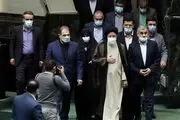 رئیس جمهور برای دفاع از برنامه‌های وزیر پیشنهادی تعاون وارد صحن علنی مجلس شد