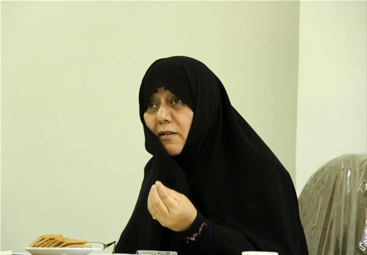 باید ساعت کار بانوان بدون کسر حقوق و مزایا کم شود