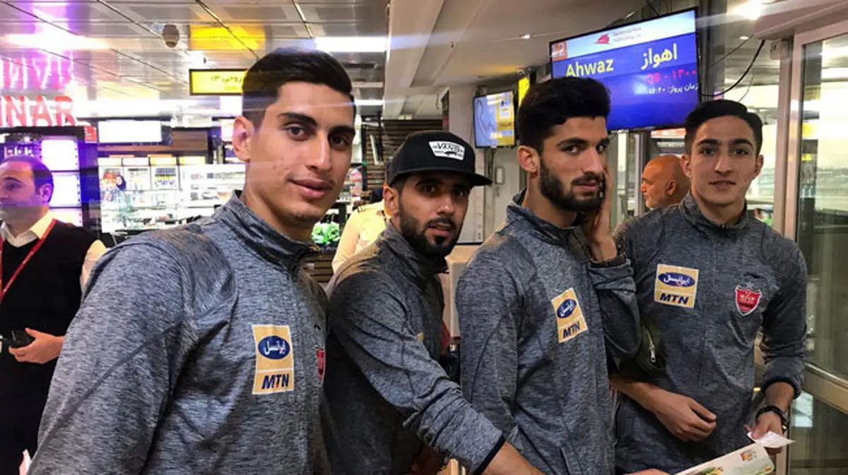 اتفاقی که برای بازیکنان پرسپولیس در فرودگاه تبریز افتاد