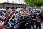 درگیری طرفداران مارادونا در مراسم خاکسپاری/ گزارش تصویری