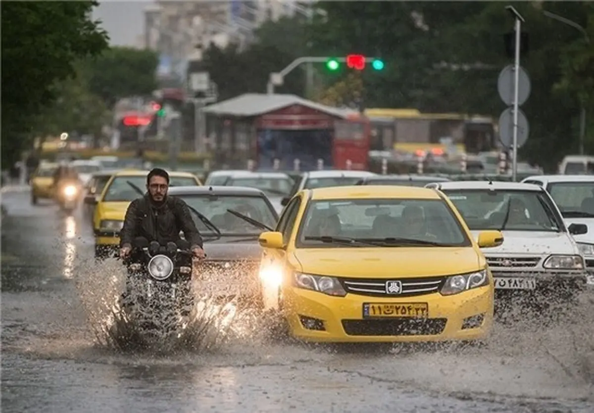 فعلا باران نبارد شهرداری مشغول انتخابات است/  آبگرفتگی و سیلاب حاصل شهر بی مدیر