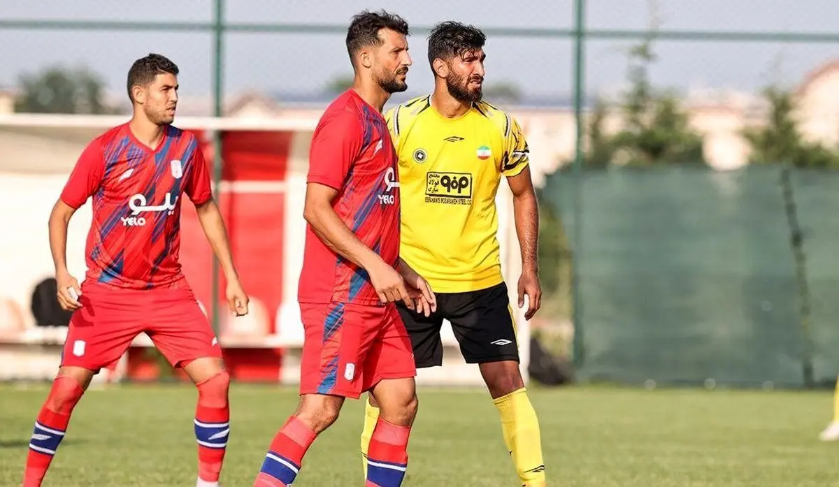 سپاهان ستارهاش را به پرسپولیس نمیدهد؛ به استقلال یا تراکتور بـرو!