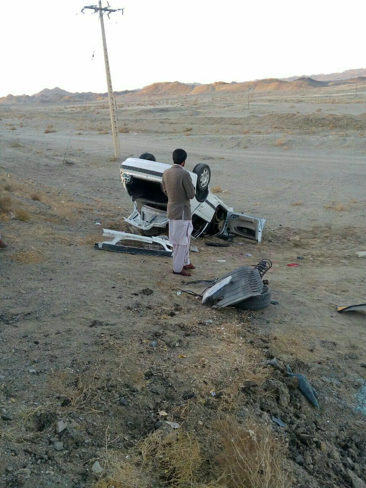 واژگونی مرگبار پژو ۴۰۵ درمحورخاش+ تصاویر