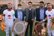تقدیر باشگاه مس از منصوریان و کاپیتان‌های تیم ملی+ عکس