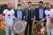 تقدیر باشگاه مس از منصوریان و کاپیتان‌های تیم ملی+ عکس