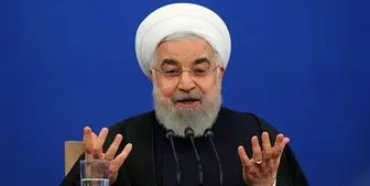 روحانی: جهش بزرگ پتروشیمی تا 1404/ رونق تولید داخلی راه بی نیازی از قطعات خارجی
