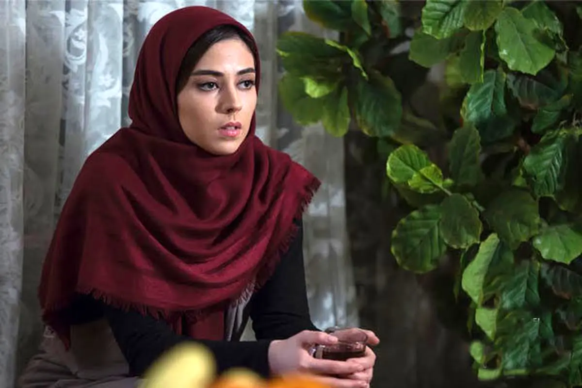«نیلوفر رجایی فر» در نمایی از سریال پایتخت/ عکس