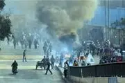 گاز اشک آور برای متفرق کردن طرفداران اخوان المسلمین