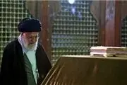 ادای احترام رهبری به بنیانگذار کبیر انقلاب+تصاویر
