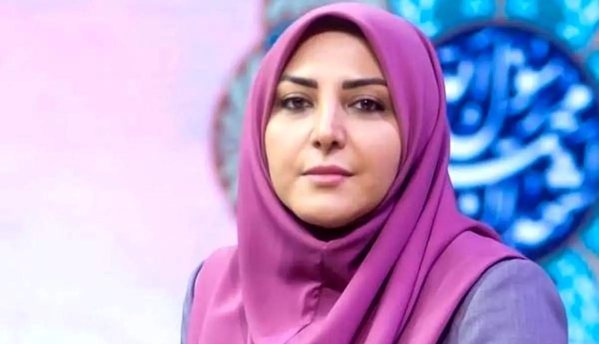 المیرا شریفیمقدم در نمایشگاه کتاب با کلاهی متفاوت
