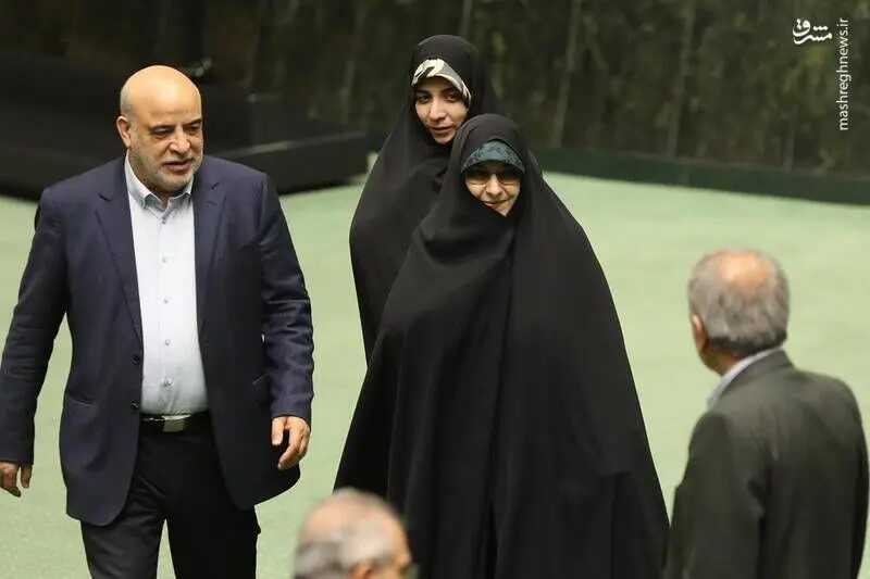 جلسه علنی مجلس در یکشنبه ۲۰ فروردین۱۴۰۲/گزارش تصویری
