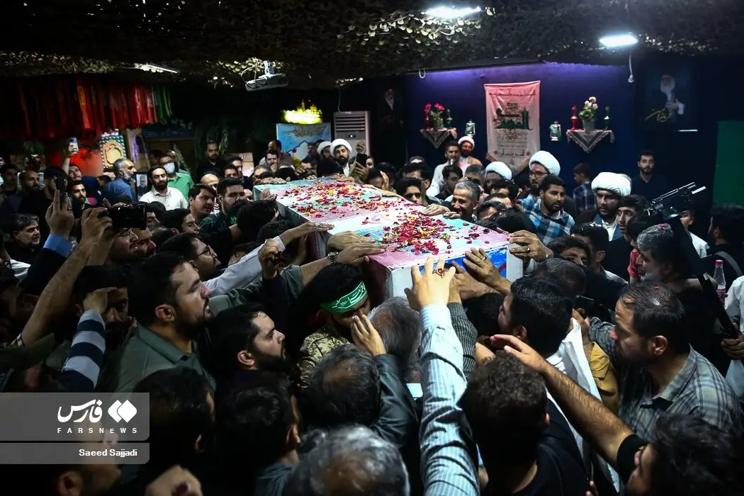 وداع با پیکر شهید مهدی اکبرپور روشن/گزارش تصویی