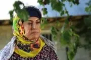 بازیگری که با دستفروش مترو اشتباه گرفته شد! | بازیگری همه فن حریف