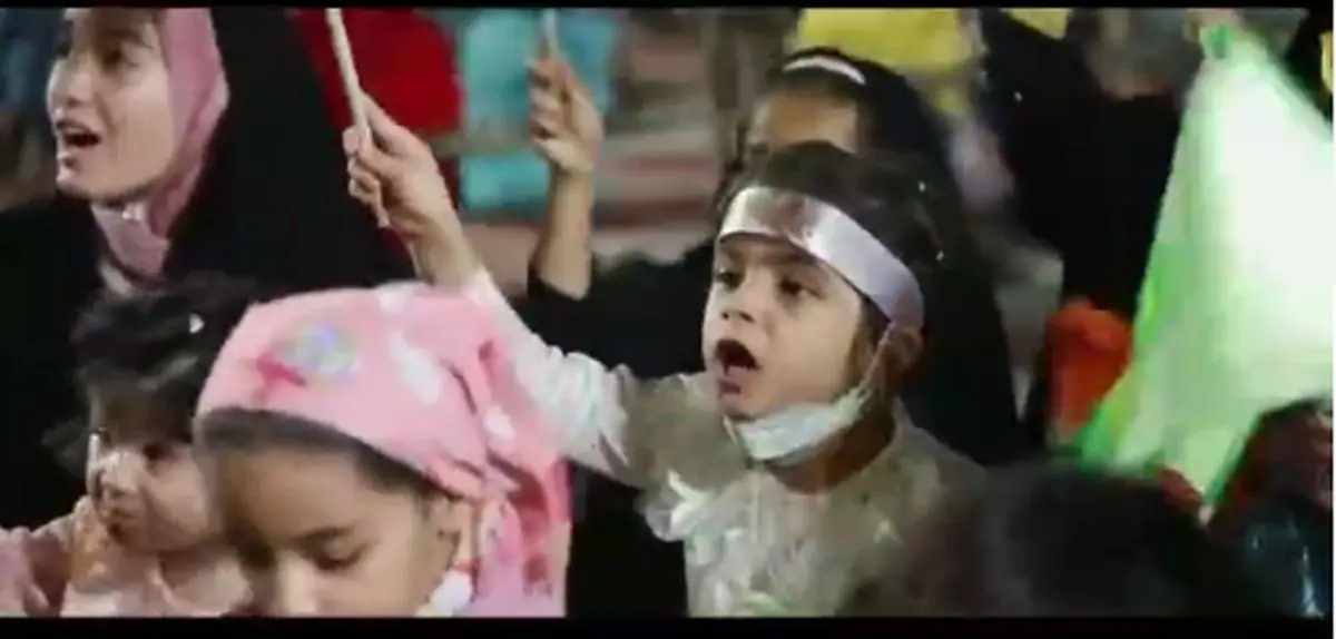 کولاک دهه نودیها با اسباب بازی