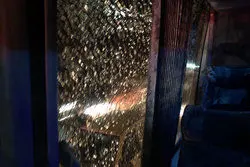 اتوبوس پرسپولیس باز هم در اصفهان مورد حمله قرار گرفت!