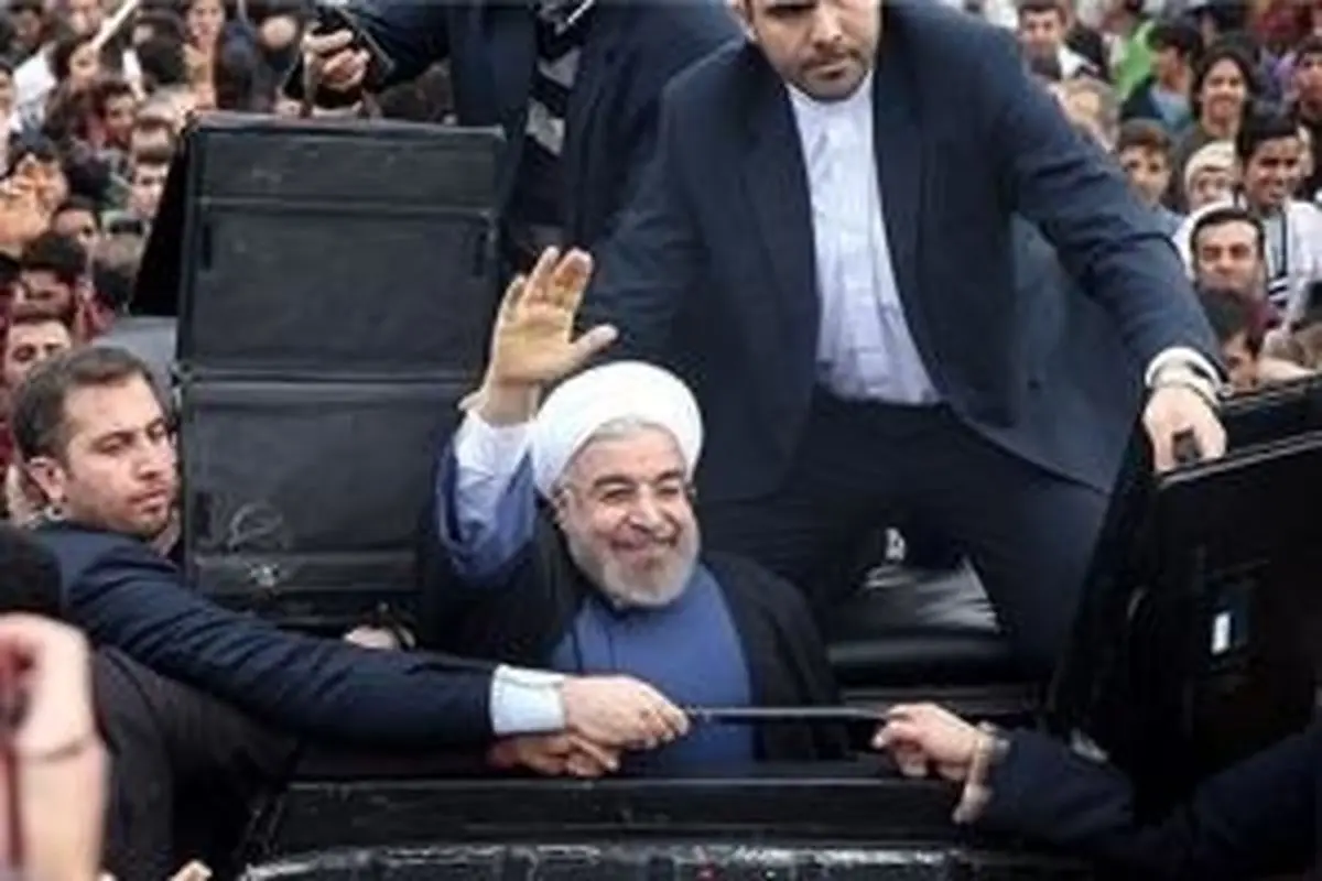 اسناد استقبال خودجوش از رئیس جمهور!