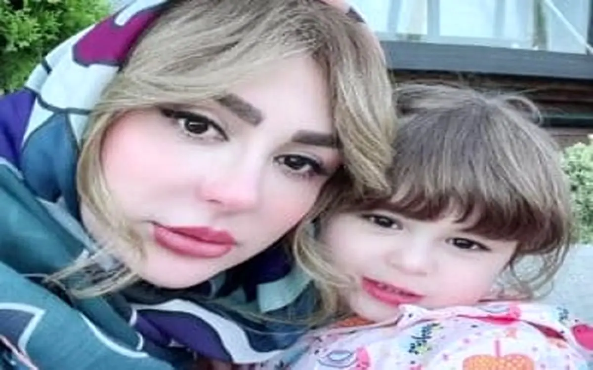 نیوشا ضیغمی و لنا کوچولوی بانمک