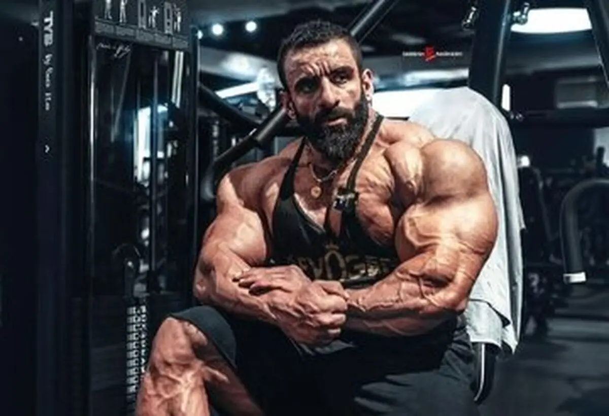 هادی چوپان با وزنه ۳۰۰ کیلویی قدرتش را نشان داد