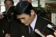  استعفا و عذرخواهی وزیر ژاپنی مقابل رسانه‌ها 