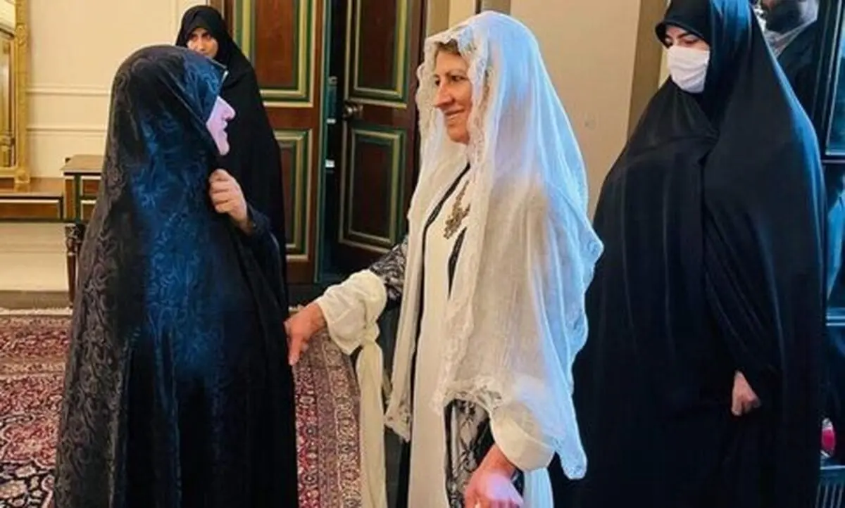پوشش متفاوت همسر رئیس جمهور عراق در دیدار با همسر رئیسی
