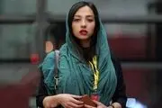 آناهیتا درگاهی در کنار سگ نگهبان خانه اش /عکس