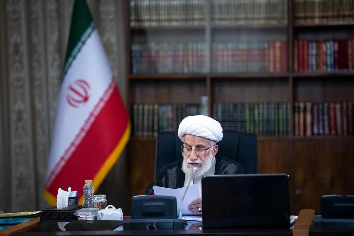 بسیجی که امروز برای تأمین امنیت جان میدهد در سیل و زلزله هم کنار مردم است