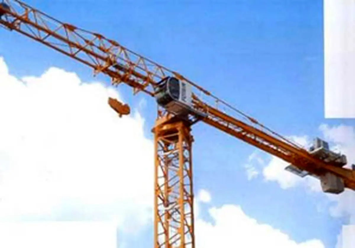 سقوط تاورکرین در بزرگراه خرازی