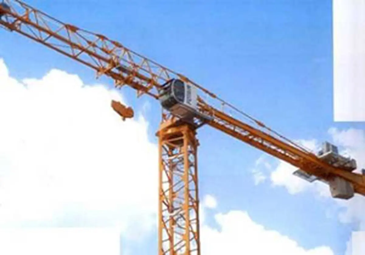 سقوط تاورکرین در بزرگراه خرازی 